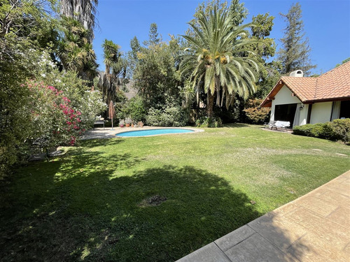 Casa En Venta De 4 Dorm. En Lo Barnechea Jardin Dehesa