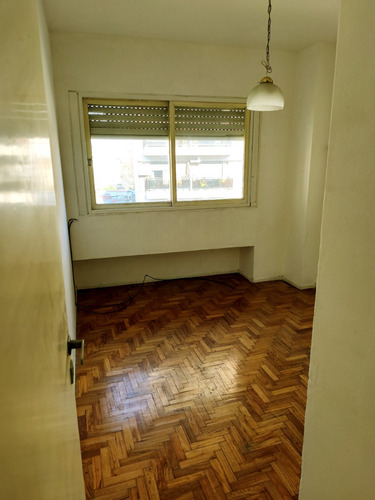 Departamento 3 Ambientes Con Balcón Y Vista Al Frente. Apto Profesional. Italia 265 Avellaneda