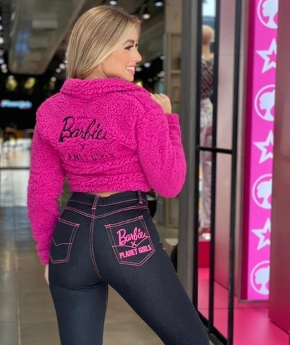 Imagem 3 de 6 de Calça Jeans Letreiro Bordado Barbie Planet Girls