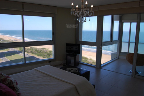 Imagen 15 de 30 de Apartamento Le Parc Piscina Piso Alto 3 Dormitorios Dependencia De Servicio Departamento En Venta Ubicado En Playa Brava, Punta Del Este, Punta Del Este / Maldonado