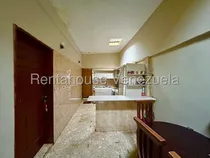 Comprar Maribel Morillo Asesor Inmobiliario De Rentahouse Vende Comoda Casa; Con 4 Habitaciones Y 2 Baños; Ubicada Al Centro-oeste De Barquisimeto; Precio De Inversion;