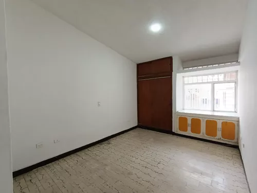 Casa En Venta En Quinta Bosch. Cod V30257