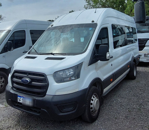 Transit Minibus 17+1
