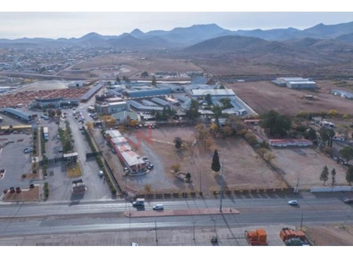 Local En Renta De 89.38 M2 En $34,411 En Plaza Pastizal En La Unión Ganadera De Chihuahua Km 8.5...