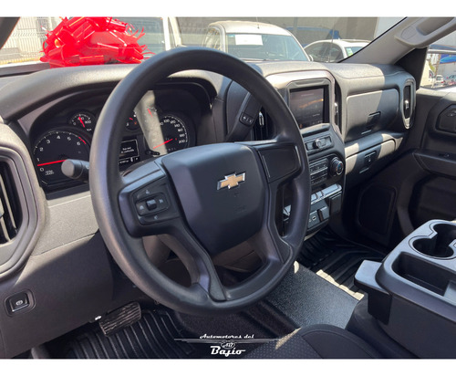 Chevrolet Silverado wt doble cabina 4.3