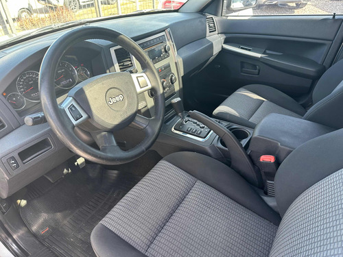 Jeep Grand Cherokee Laredo 3.6 4x4 At