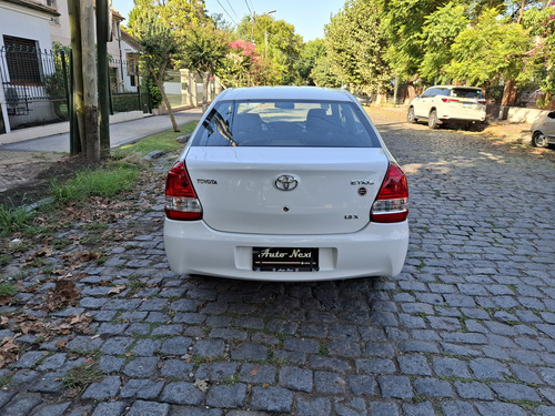 Toyota Etios 1.5 Sedan X