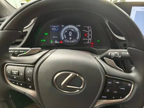 Lexus ES 4p 300H HEV L4/2.5 Aut