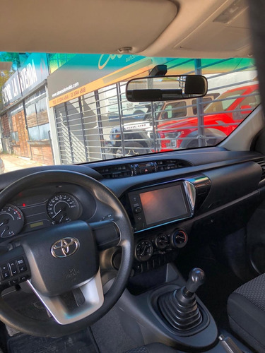 Toyota Hilux 2.7 Cabina Doble Base Mt