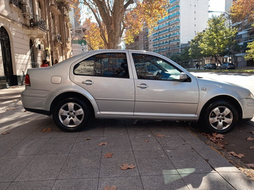 Volkswagen Bora 2.0 Trendline 115cv Tiptronic 2011
