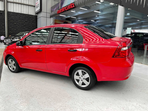 Imagen 5 de 11 de Chevrolet Aveo 2017 1.6 Ls Mt