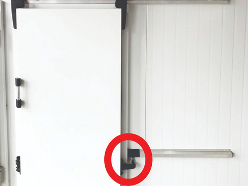 Suporte Com Rolete Para Porta Corrediça Câmara Fria