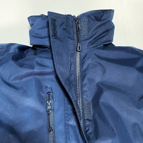 Imagen 4 de 9 de Parka Thermalheat Hombre Costuras Selladas Y Cierre Ykk