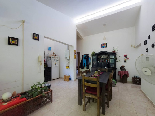 Venta Casa + Dos Dptos Dos Dorm Lote 600m2