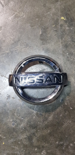 Emblema De Parrilla Nissan Xtrail 2009 2010