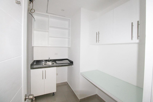 Alquilo Local Comercial En Piantini 2do Piso Próximo A La 27 De Febrero Codigo: Pd275