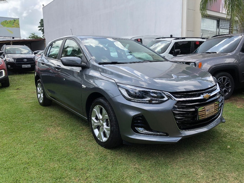 Imagem 2 de 10 de Chevrolet Onix Hatch Prem. 1.0 12v Tb Flex 5p Aut.