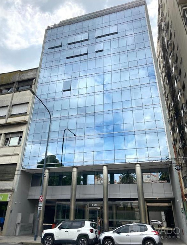 Oficina En Venta En Excelente Edificio Sobre Av. Luis Maria Campos!