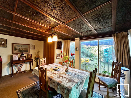 Amplia Casa Con Excelente Ubicación I Manquehue
