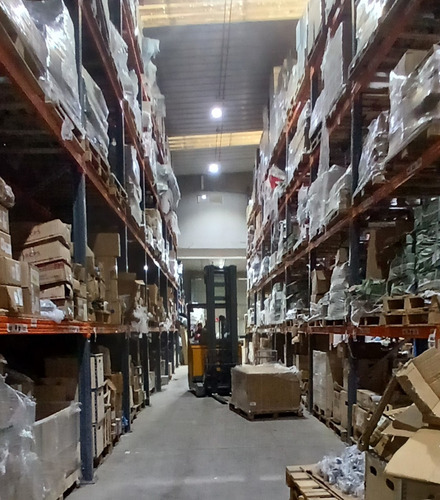 Bodega Logistica Con Racks 770m2 San Ignacio / Outlets