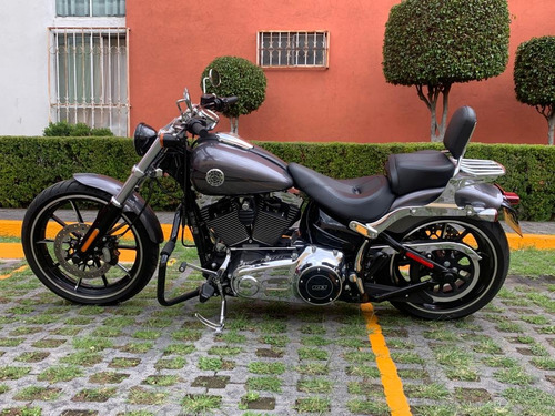 Harley Davidson Breakout 2015