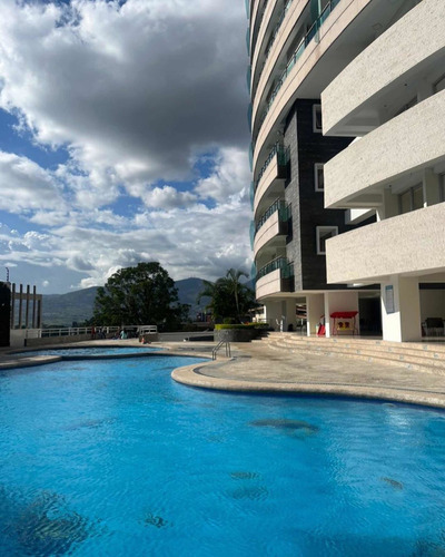 Imagen 13 de 27 de Apartaneto En Alquiler Con Pisicna En San Cristobal Amoblado