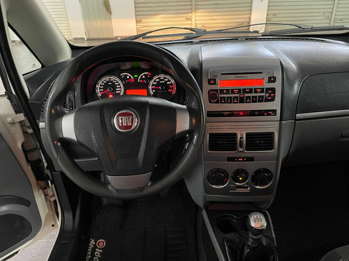 Imagem 10 de 10 de Fiat Idea 1.8 Mpi Sporting 16v Flex 4p Manual