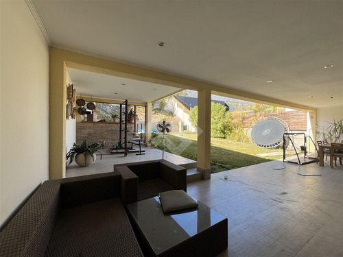 Casa En Venta De 3 Dorm. En La Florida