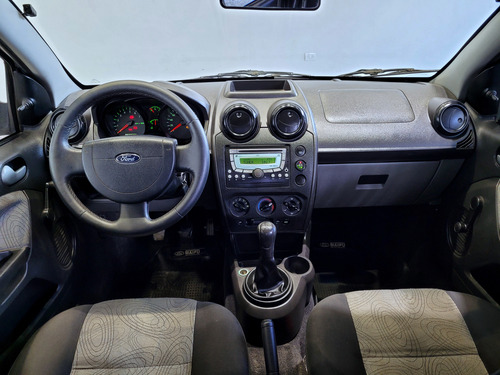 Ford Fiesta 1.6 Max Ambiente Mp3
