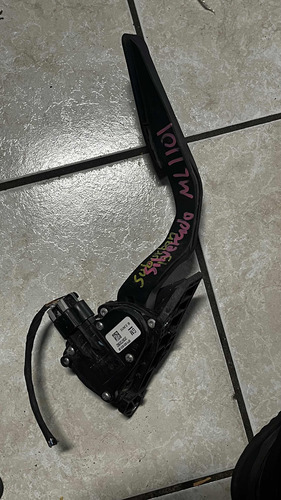 Pedal De Aceleración Silverado 11-1220972082 Ml1101 (Usado)