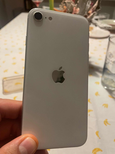 iPhone SE 2020 (Usado)