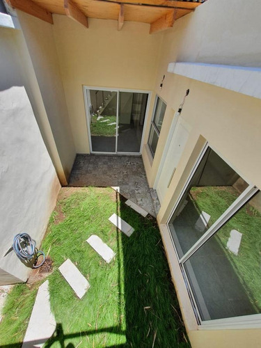 Imagen 4 de 30 de Posibilidades De Financiación!!. Moderno Ph De 3 Amb A Estrenar C/jardin, Galeria Y Terraza
