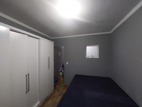 Casa Com 2 Dormitórios Cozinha E Banheiro