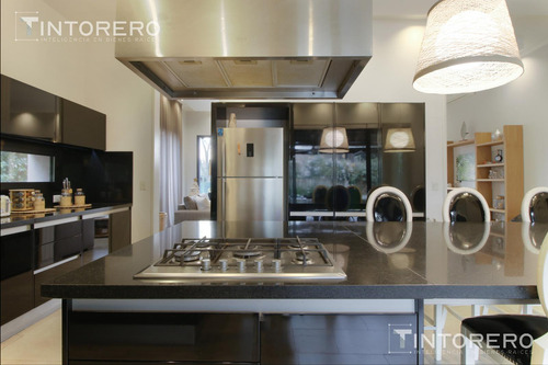 Casa En Venta En Barrio Privado Altos Del Sol. Financiación.