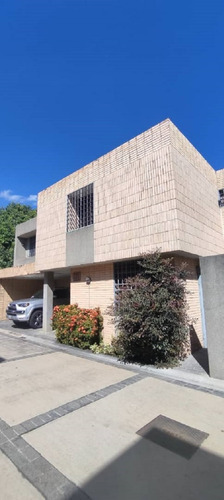 Town House En Venta En Conjunto Residencial Las Lajas, Urb. La Granja C-8534 E.c