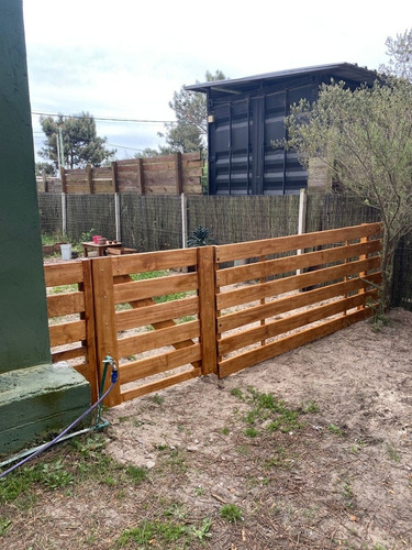 Imagen 2 de 10 de Cercos Para Piscinas O Frentes De Casa En Madera Tratada