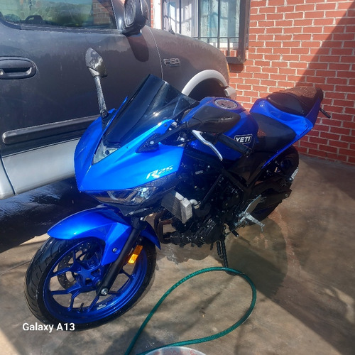 Yamaha R25