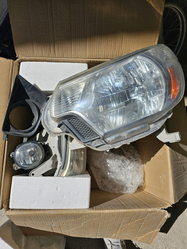 Faros Originales Delanteros Para Tacoma Del 2011 Al 2015 