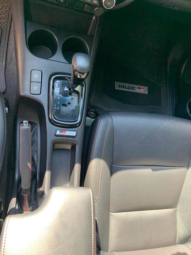 Imagen 9 de 15 de Toyota Hilux Gr V 6 4 X 4 At Automania