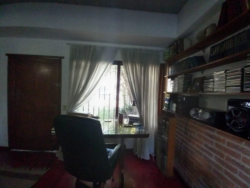 Casa Con Buen Terreno En La Merced, Beccar