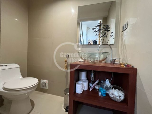 Casa En Venta De 6 Dorm. En Santo Domingo