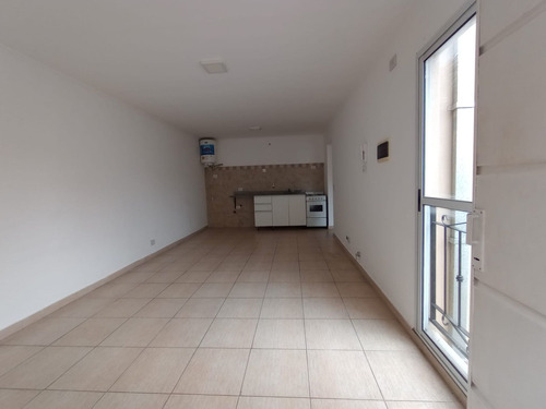 Venta 2 Ambientes Con Terraza En Villa Sarmiento