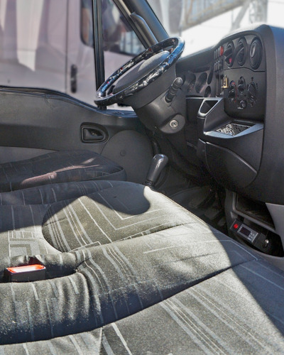 Imagen 9 de 10 de Iveco Daily 70c16 '13 Con Furgón Térmico Y Equipo De Frío