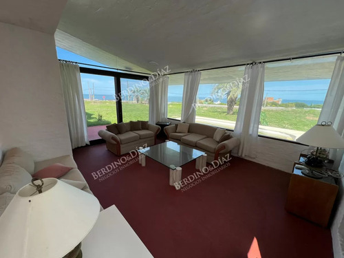 Hermosa Casa En Venta Frente Al Mar Punta Del Este 