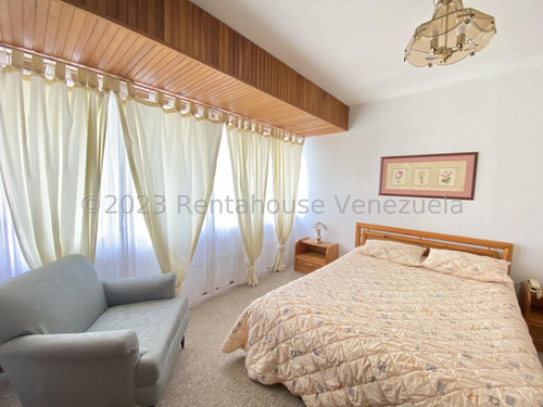 Magnífico Apartamento En Alquiler La Carlota Full Amoblado, Con Excelente Distribución, Amplio Y Luminoso Consta De 141 Mts2, Vi Mls #24-11566