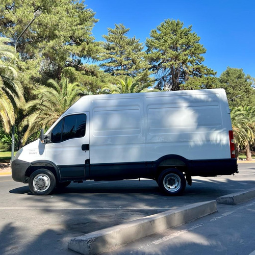Iveco Daily 3.0 Furgon 55c16 H2 155cv 15.6m3 3950