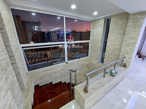 Imagen 7 de 30 de Casa_en_venta_en_caracas_en_alto-hatillo_rah-22-27014 Orlando Figueira 04125535289/04242942992