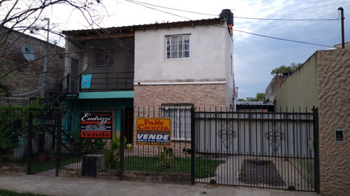 Imagen 2 de 30 de Casa En Venta En Merlo 6 Ambientes 2 Pisos