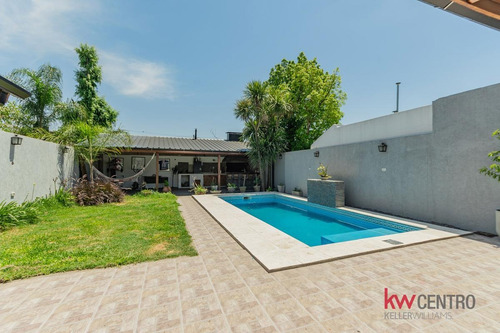 Imagen 16 de 22 de Casa 4 Ambientes Con Fondo Y Piscina Morón