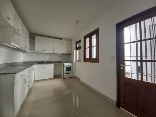 Imagen 3 de 15 de Ph Estilo Casa 4 Amb. Con Patio Y Parrilla En Saavedra, Caba